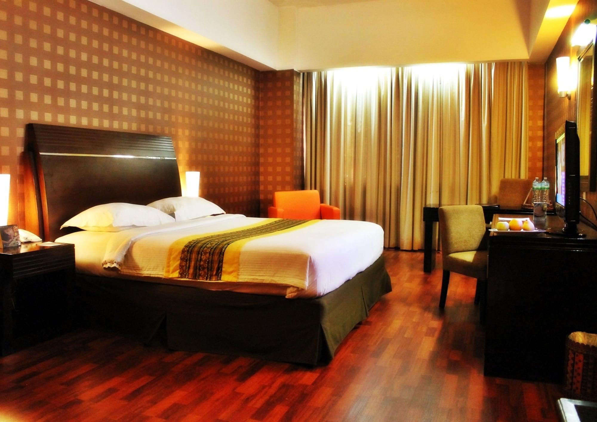 Grand Elite Hotel פקאנבארו מראה חיצוני תמונה