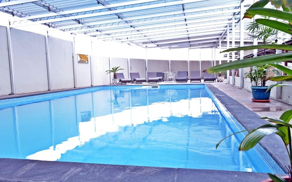 Grand Elite Hotel פקאנבארו מראה חיצוני תמונה