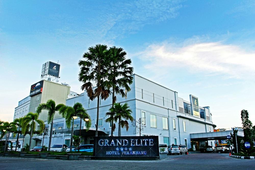 Grand Elite Hotel פקאנבארו מראה חיצוני תמונה