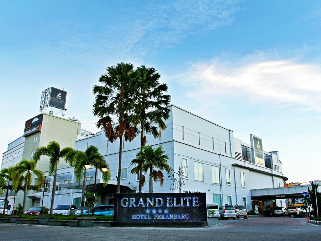 Grand Elite Hotel פקאנבארו מראה חיצוני תמונה