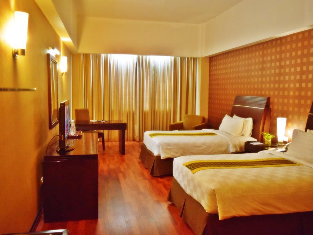 Grand Elite Hotel פקאנבארו מראה חיצוני תמונה