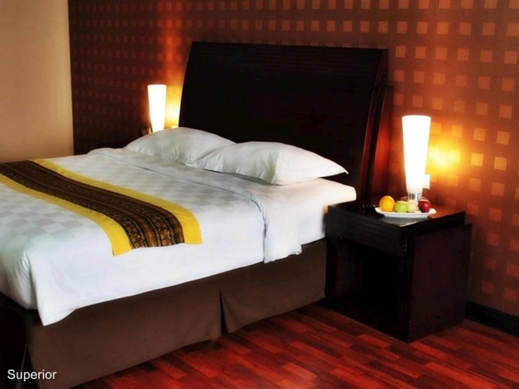 Grand Elite Hotel פקאנבארו מראה חיצוני תמונה
