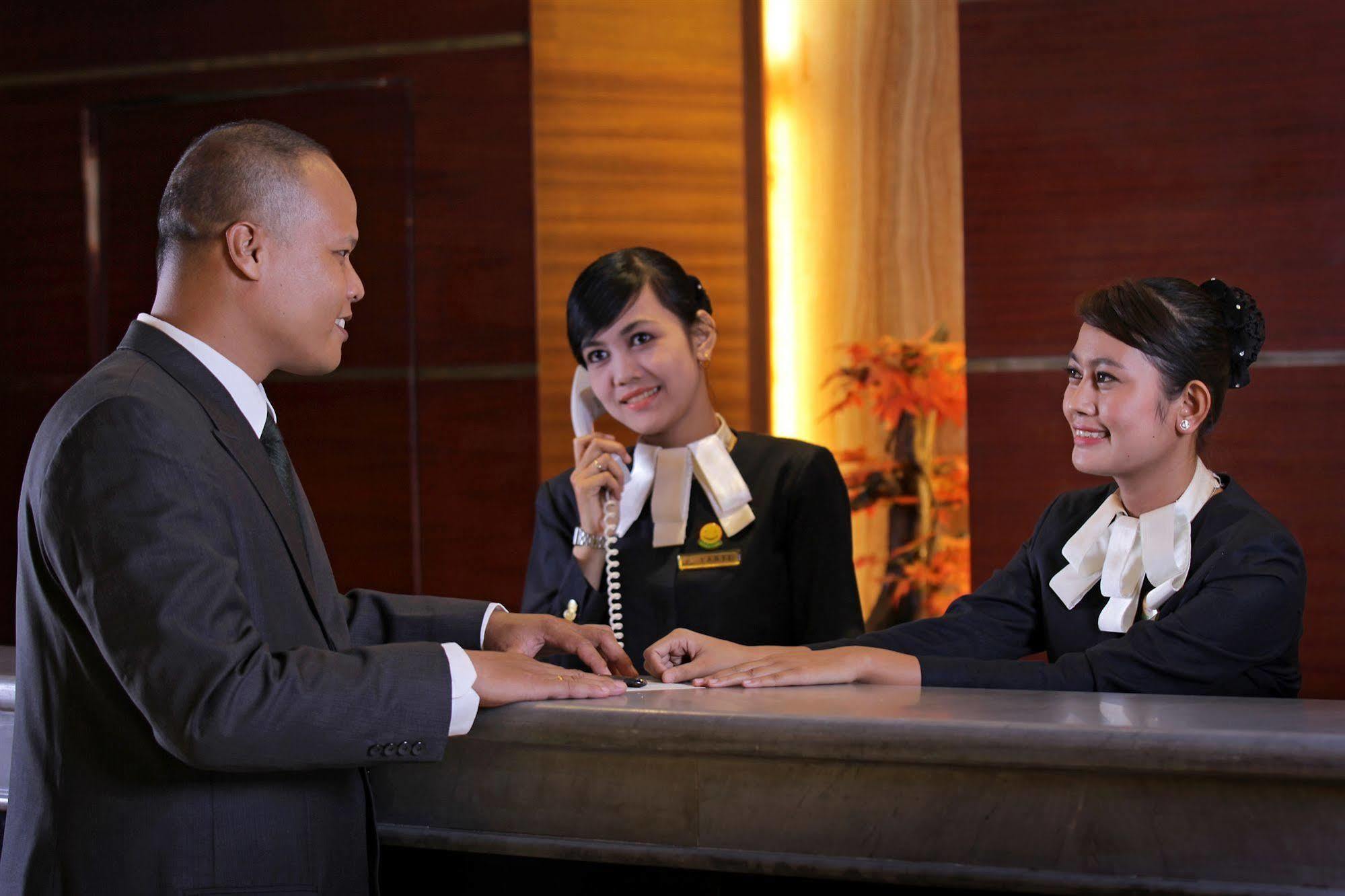 Grand Elite Hotel פקאנבארו מראה חיצוני תמונה