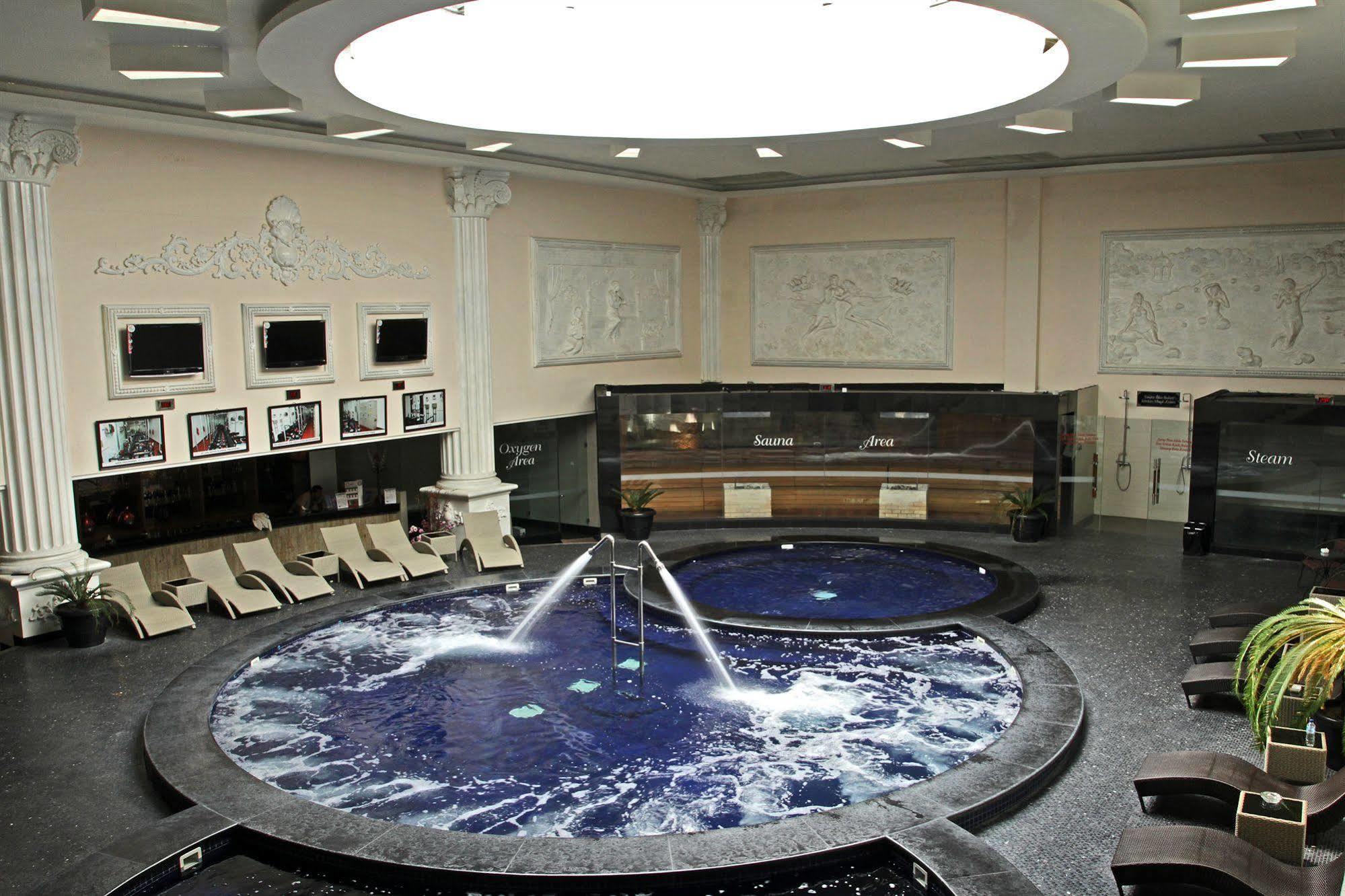 Grand Elite Hotel פקאנבארו מראה חיצוני תמונה