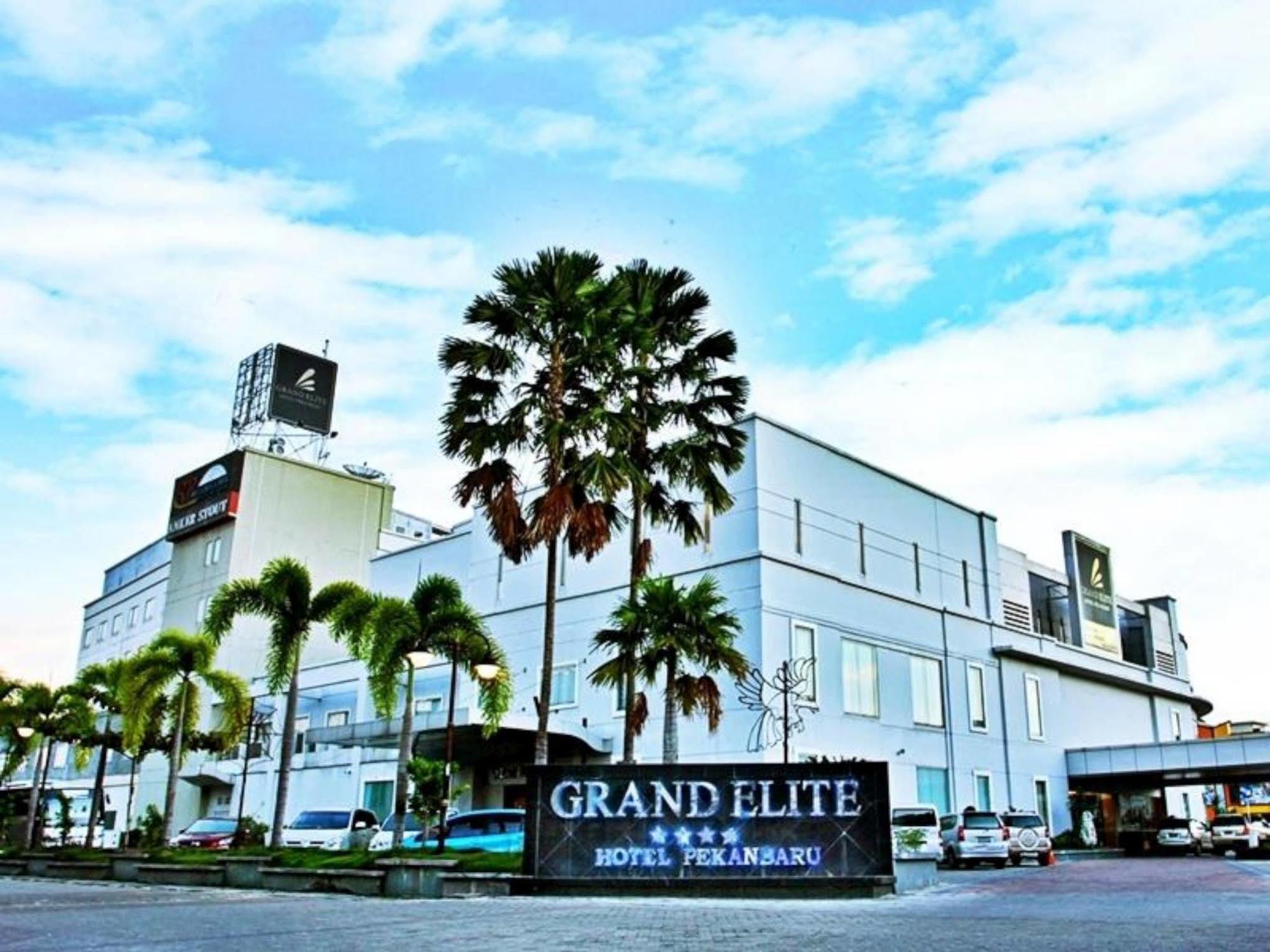 Grand Elite Hotel פקאנבארו מראה חיצוני תמונה